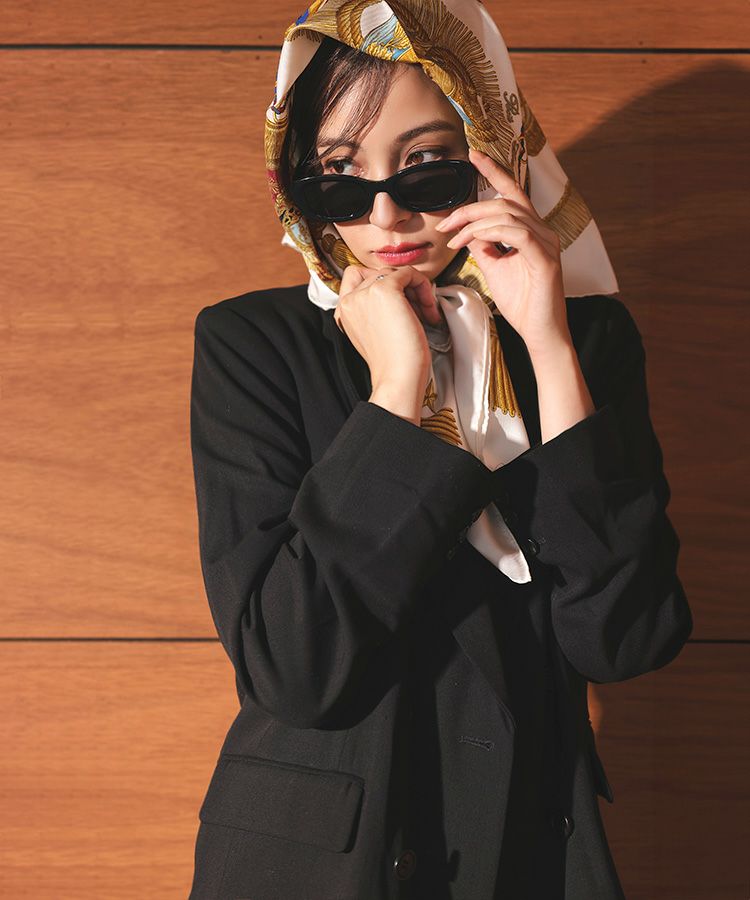 peaked lapel jacket