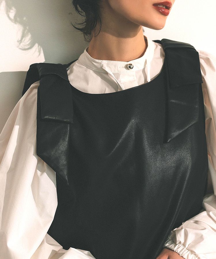 ブラック合成皮革レザーワンピース 希少】ZARA ☆フェイクレザーワンピース ブラック 黒 M y2k