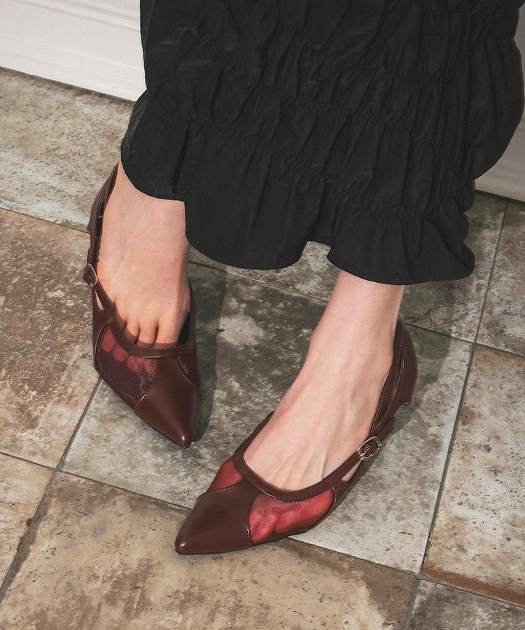 pointed toe shoes