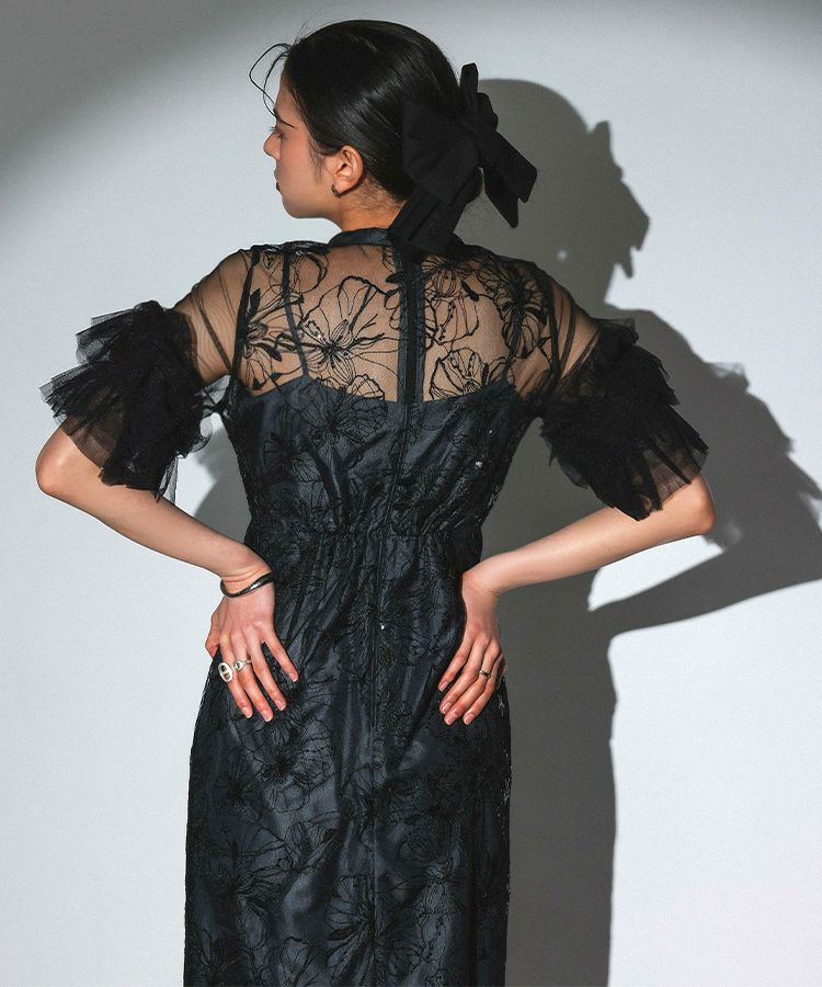 key neck embroidery dress