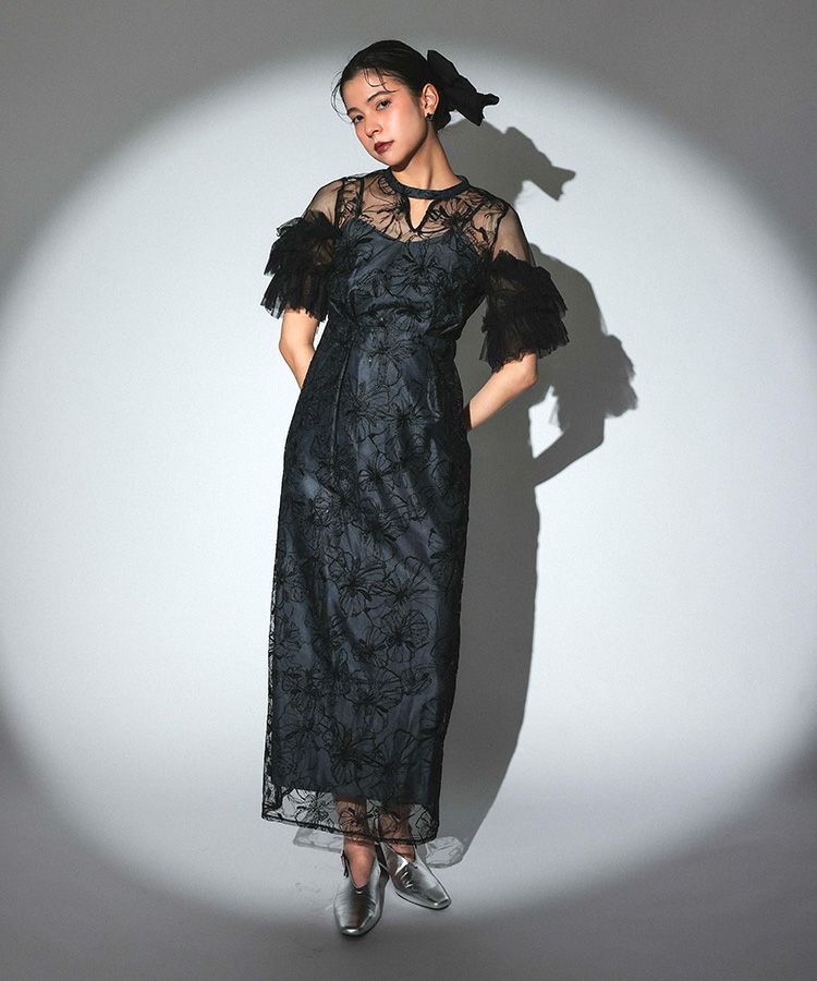 key neck embroidery dress