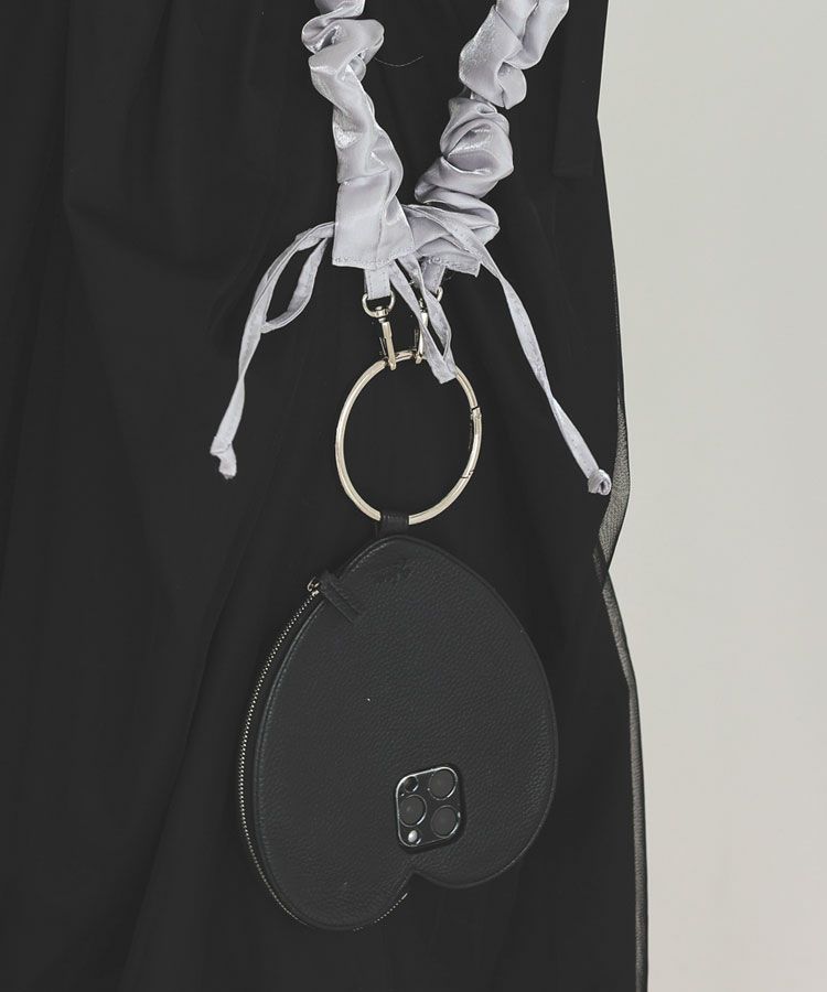 ♡専用♡ハンドメイドパッチワークスマホショルダー・シュシュ⸜(*´ᗜ｀*)⸝ パッチワークキルト ショルダーバッグ - MOMO'S GALLERY | minne