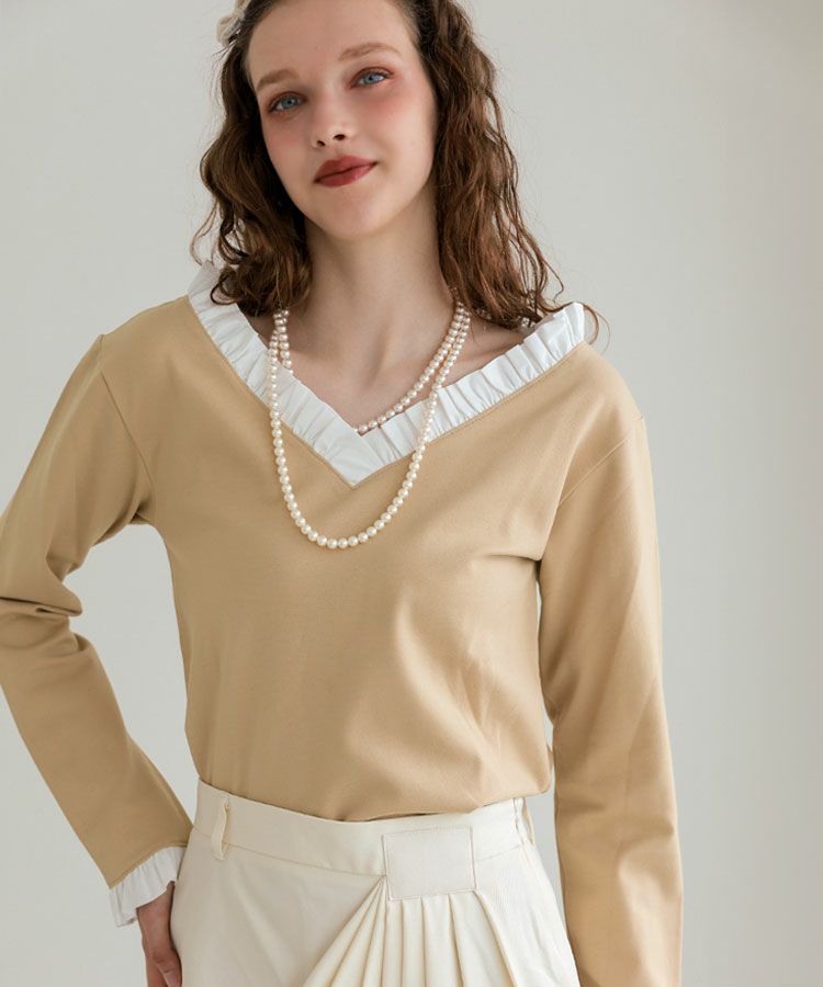 Vネックフリルトップス