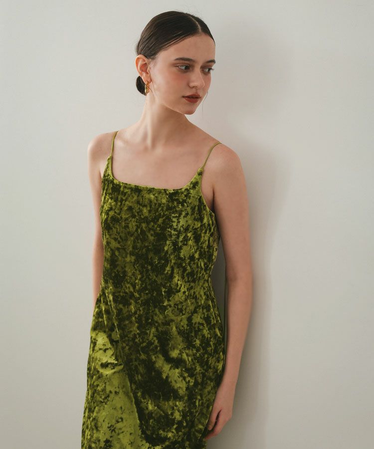 curved square velour dress